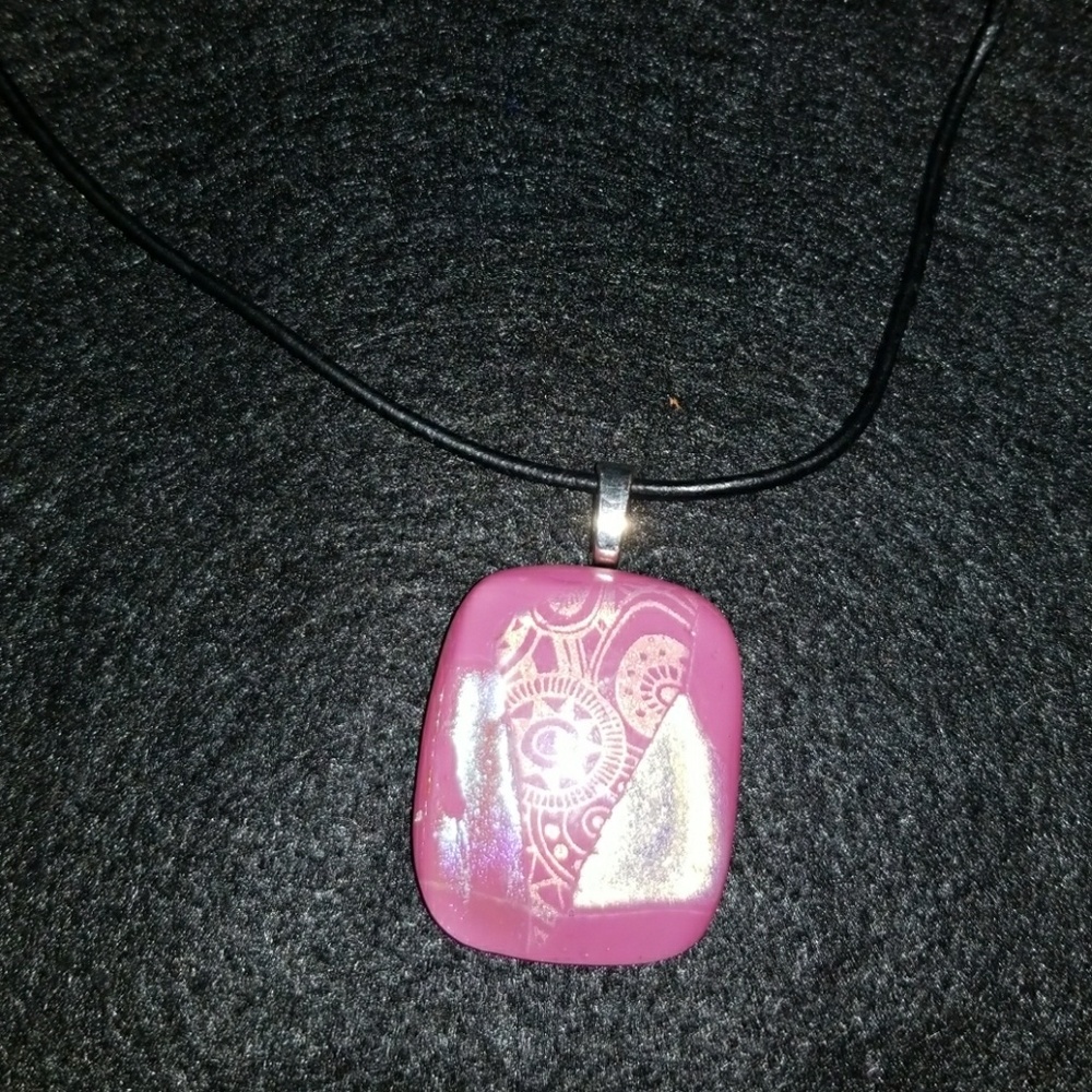 Dychroic glass pendant necklace